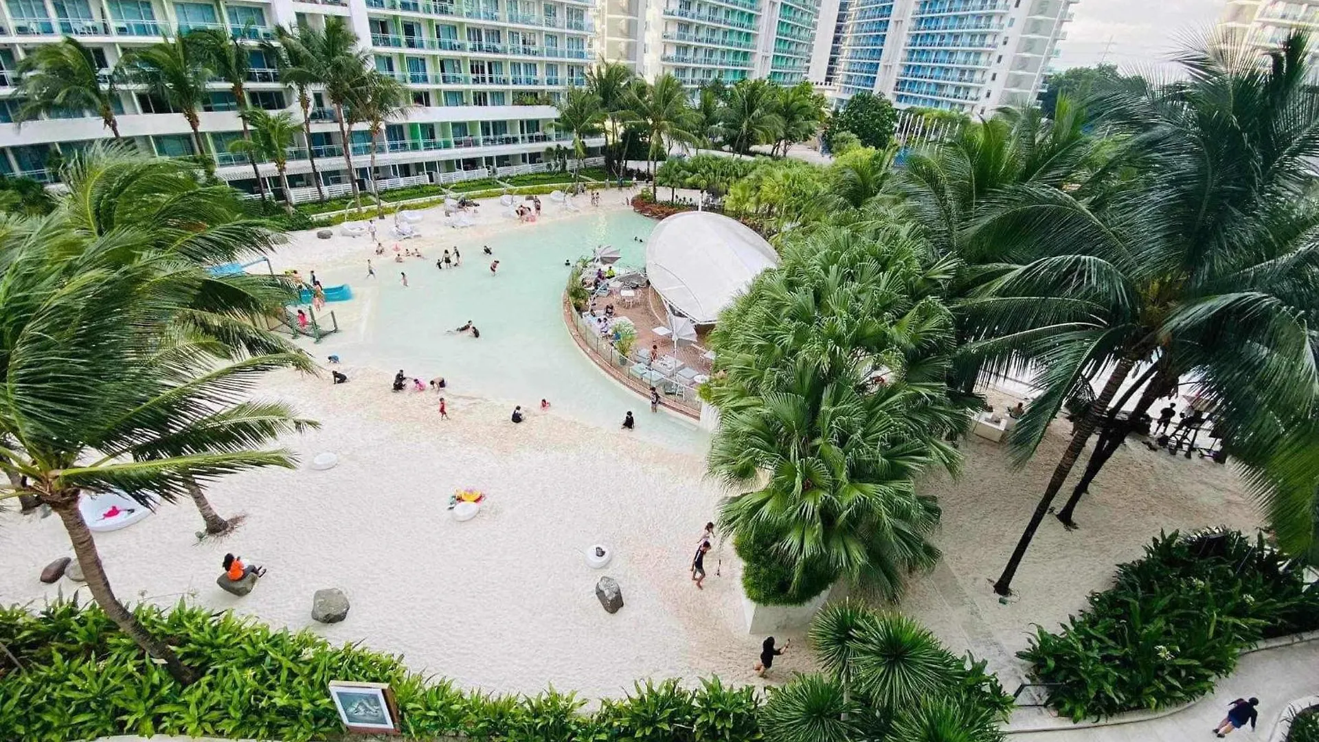 Hotel Azure Staycation By Dubai Cabin Paranaque City