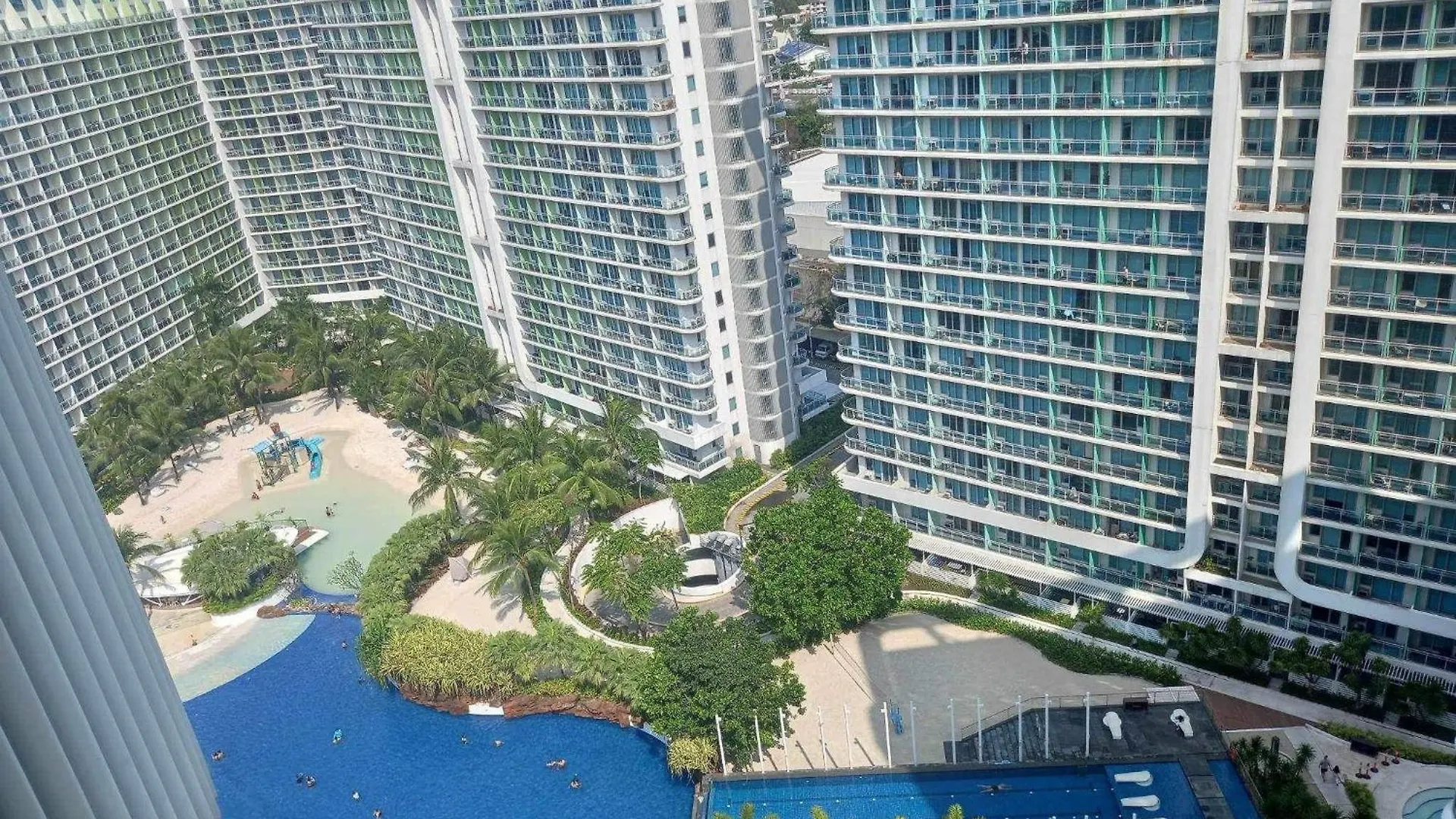 Azure Staycation By Dubai Cabin Paranaque City Philippines