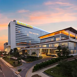 5* Hotel Solaire Entertainment